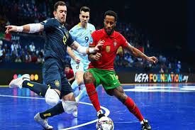 骚扰迫使他 骚扰迫使他